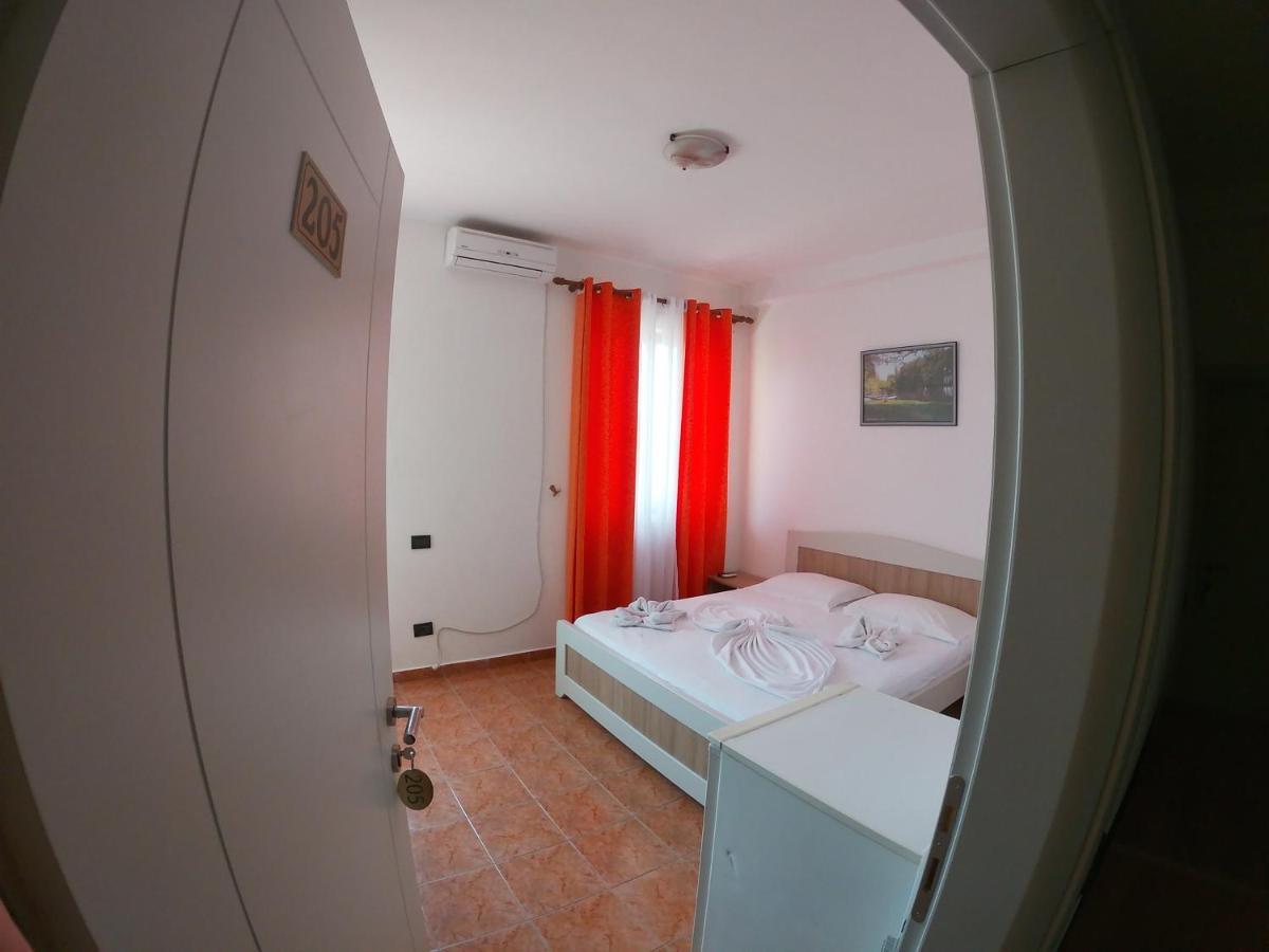 Hotel Bolonja Shengjin Bagian luar foto