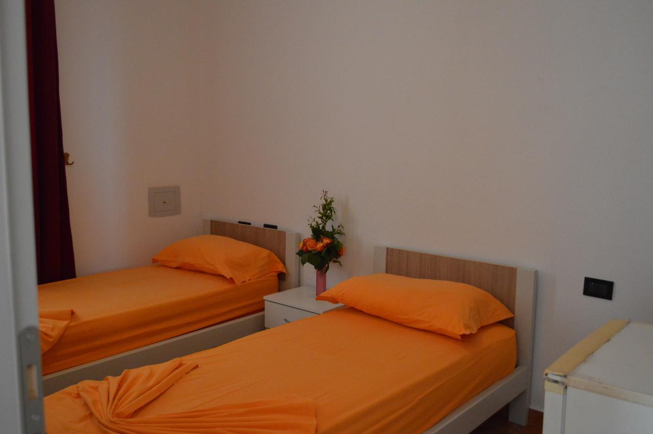 Hotel Bolonja Shengjin Bagian luar foto
